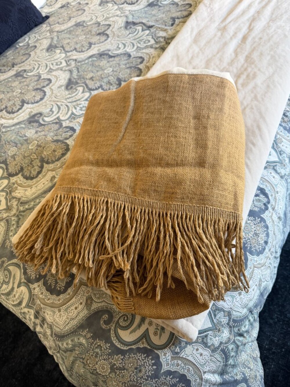Ballards Queen Burlap Bedskirt - Picture 2 of 6